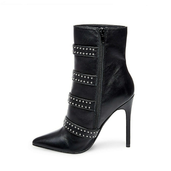Sassy & Sexy Steve Madden Black Leather Booties - Picture 3 of 12